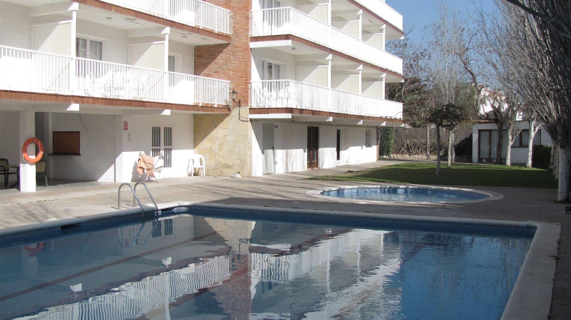 Apartamentos Sunway Amapola Sitges Exterior photo