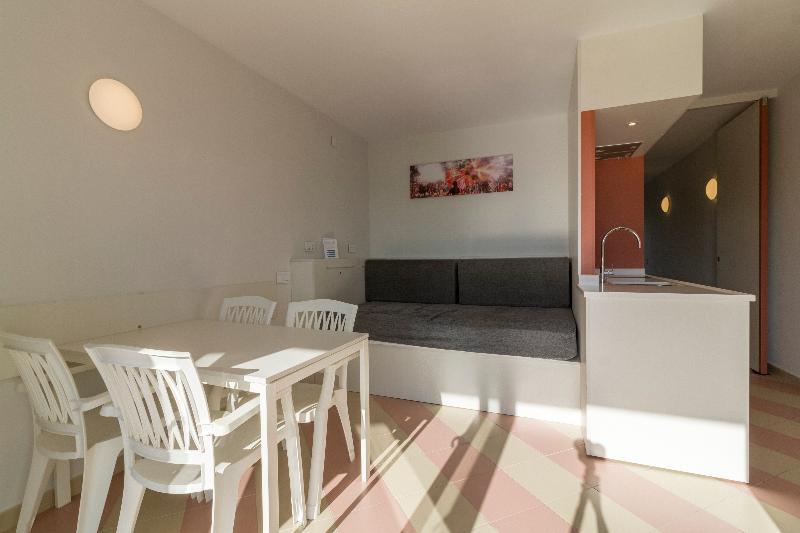 Apartamentos Sunway Amapola Sitges Exterior photo
